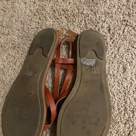 Mia sandals size 8.5 perfect condition in brown - Picture 2 of 2